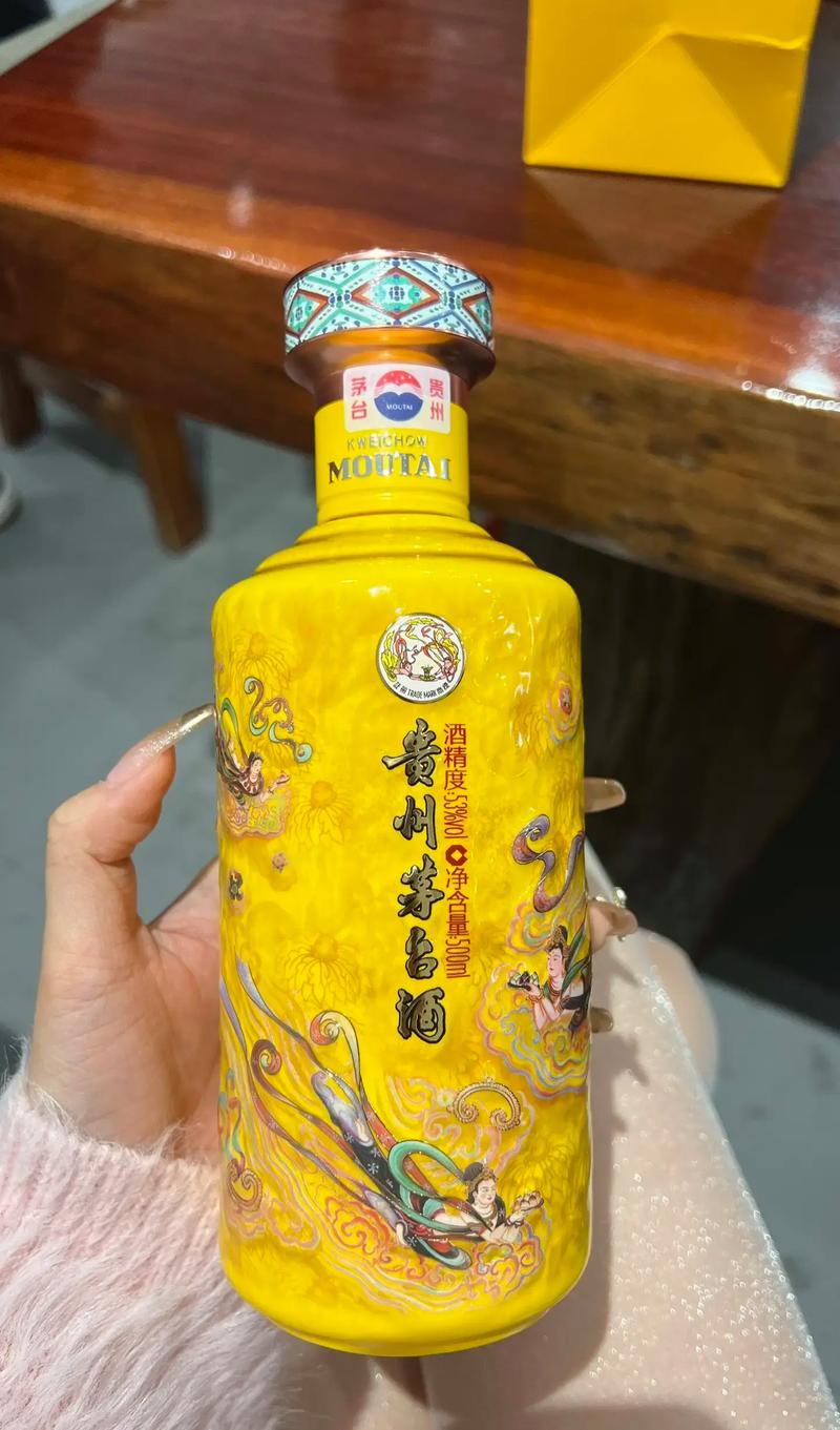 走进茅台镇酒厂：品鉴历史与文化的交融
